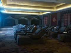 -泉城欧乐堡戏水湾艺术养生温泉