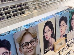 -诺柯视眼镜-蔡司依视路官方工厂店(淞南一店)