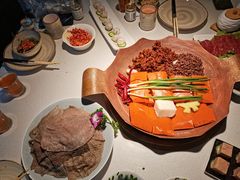 -墨居上隐·院子里火锅(峨眉店)