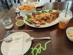 -Chom Cafe and Restaurant