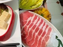 -洪氏嗨捞·广东猪肚鸡·椰子鸡火锅(西咸万象城店)
