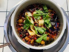 -晓彭肥肠鸡·泡椒鸡火锅(水木天地店)
