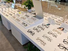 -罗伯特眼镜·蔡司官方授权(前海桂湾店)