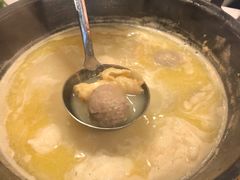 -鲜入围煮花胶鸡海鲜火锅