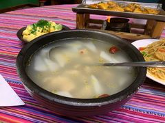 -香巴拉云南餐厅(华莱坞店)