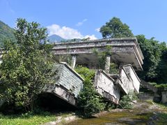 -四川汶川特大地震漩口中学遗址