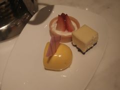 -万达文华酒店·48F云端窗景美食汇自助餐厅