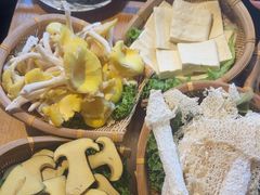 -民食香·腊排骨野生菌美食(木府店)