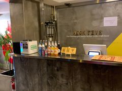 -HIGH FIVE哈福手工汉堡(桂林路店)