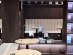 -钟书阁(群光广场店)