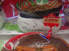 -四囍码头海鲜烧烤自助火锅(外滩南京东路悦荟广场店)