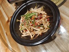 爆炒花生芽-帅巴人舅母子腊蹄民俗村