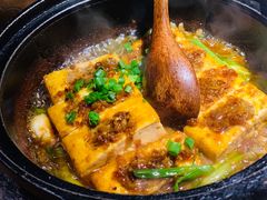 石锅海鲜酿豆腐-坛宗剁椒鱼头(河西王府井店)