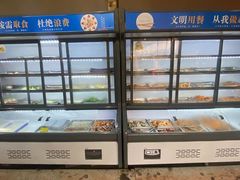 面包甜点陈列柜-正宗火盆自助烧烤·烤全羊·柴火鸡(龙泉山店)