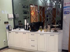 -茂菊口腔连锁(浦东南路店)