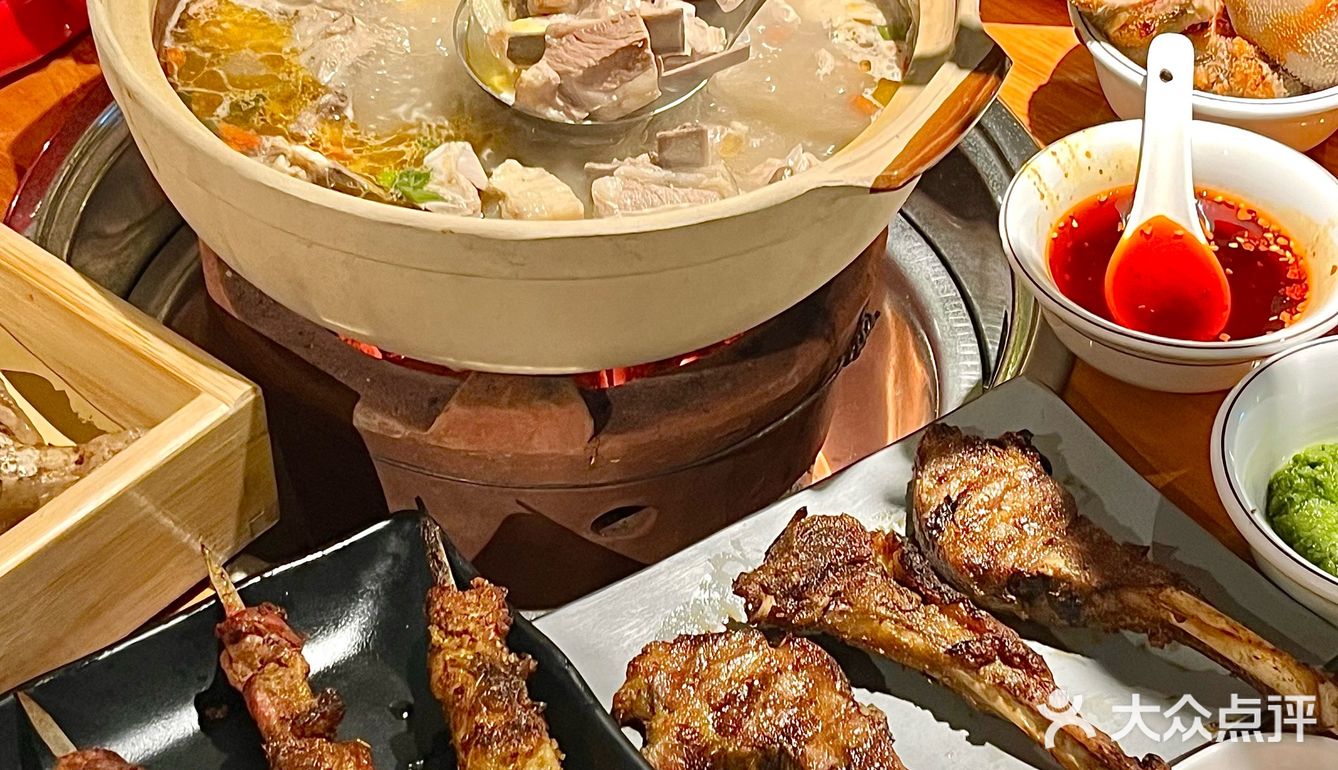 杭州首店！！冬天在杭州一定要来吃的羊肉炉！ ！热气腾腾的好香