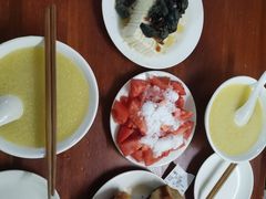 糖拌西红柿-宝瑞门钉肉饼店