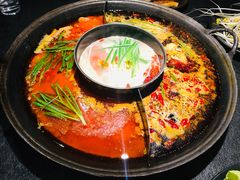 渝涯生铁鸳鸯锅-渝涯重庆豆花老火锅(中赢国际店)