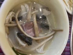 -香巴拉云南餐厅(华莱坞店)