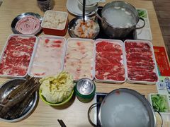 -杨老板·海鲜集市火锅·鲜切牛肉(中防万宝店)