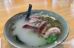 Roast Duck with Rice Noodles