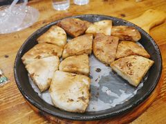 料理烤特色火烧-老东镇啤酒屋海鲜加工·蒸汽海鲜·海鲜烧烤(台东店)