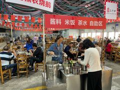 大堂-三千坪超级火锅市场·土灶牛肉火锅