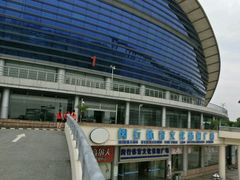 -闵行体育馆-停车场