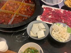 -重庆川渝肥妹火锅