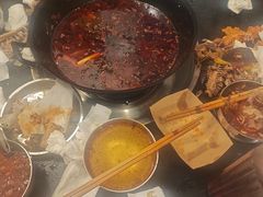 -鸿顺老铁锅美蛙鱼府(解放碑店)