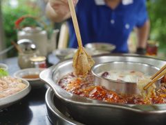 -茅草房·河畔园林火锅