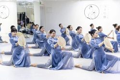 -深舞形体民族舞蹈工作室