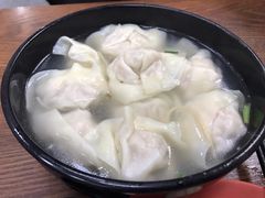 三鲜大馄饨-万寿斋(山阴路店)