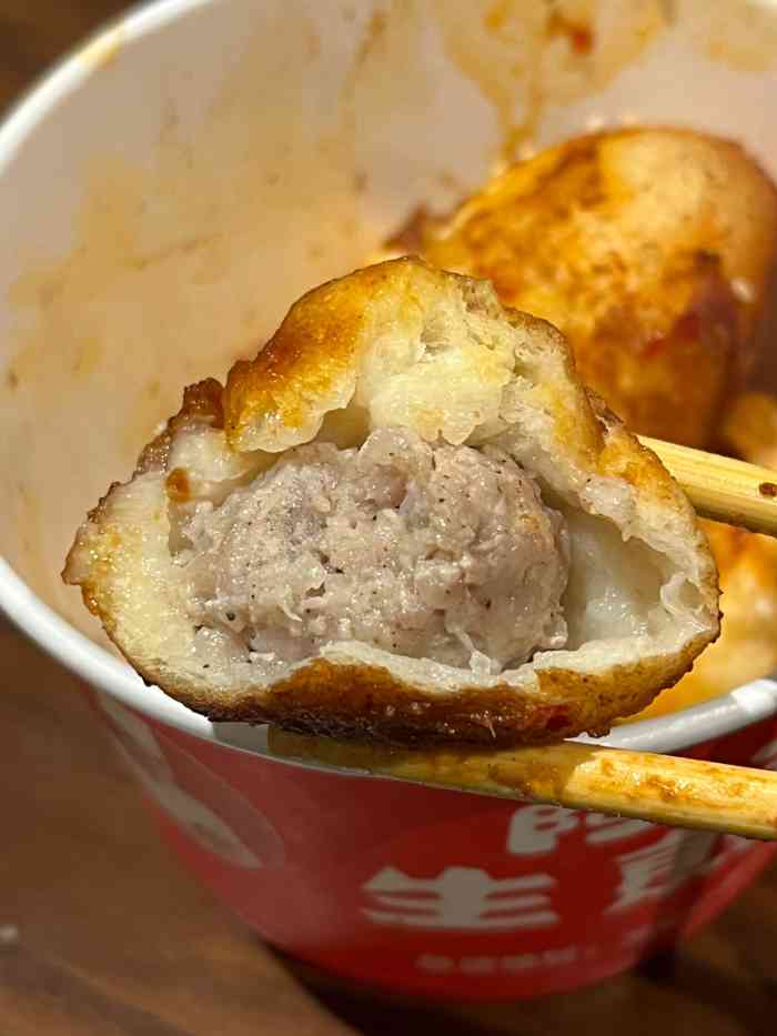 阿宝生煎包(万松园总店)-"摊子在金焱和巴厘龙虾中间的小区里面,要隔.