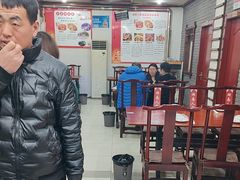 -湖南人家湘菜馆(镇江路店)
