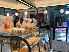 面包甜点陈列柜-面包新语(上地华联店)