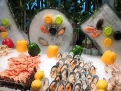 -亚洲国际大酒店·云顶阁旋转自助餐厅