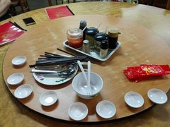 餐具摆设-威南记鸡饭餐室