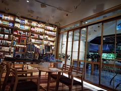 -猫的天空之城概念书店(束河店)