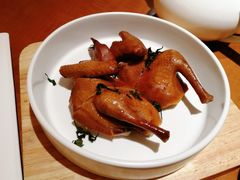 红龙井茶熏乳鸽-杭州JW万豪酒店-万豪中餐厅