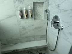 -上海漕河泾万丽酒店