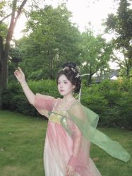 -一揽芳华汉服旗袍体验馆(拙政园店)