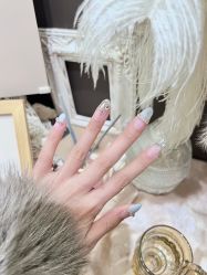 -花岐款式专研健康美甲沙龙