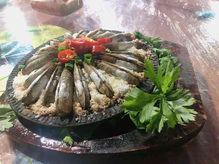 阿光海鲜排档-"和家人一起来象山沙滩玩,回程路上被安利了.