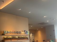 -星巴克臻选(嘉兴海宁银泰城店)