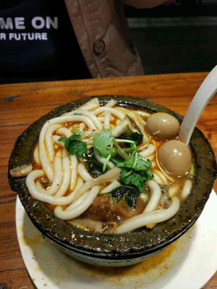 姐弟俩土豆粉(时代广场店)-"首先环境是很不错的,灯光柔和,暖色调.不.