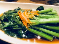 烈焰红唇-胡桃里音乐酒馆(环亚凯瑟琳广场店)