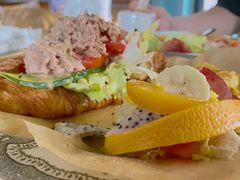 芝士吞拿鱼炒蛋牛角包-251#coffee roasters(沿河东路店)