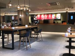 大堂-星巴克臻选(上海中环广场2F店)