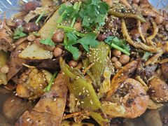 -愉肴麻辣香锅(中山路店)